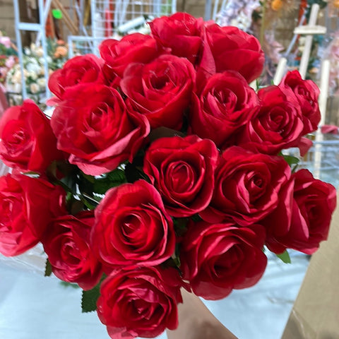 Small CHEAPER 18 HEAD ROSE BUNCH IN (Red)